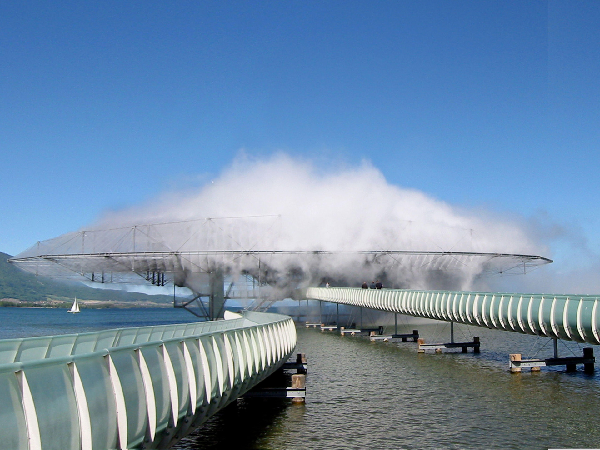 Blur Building de Diller Scofidio + Renfro: una nube artificial sobre el lago