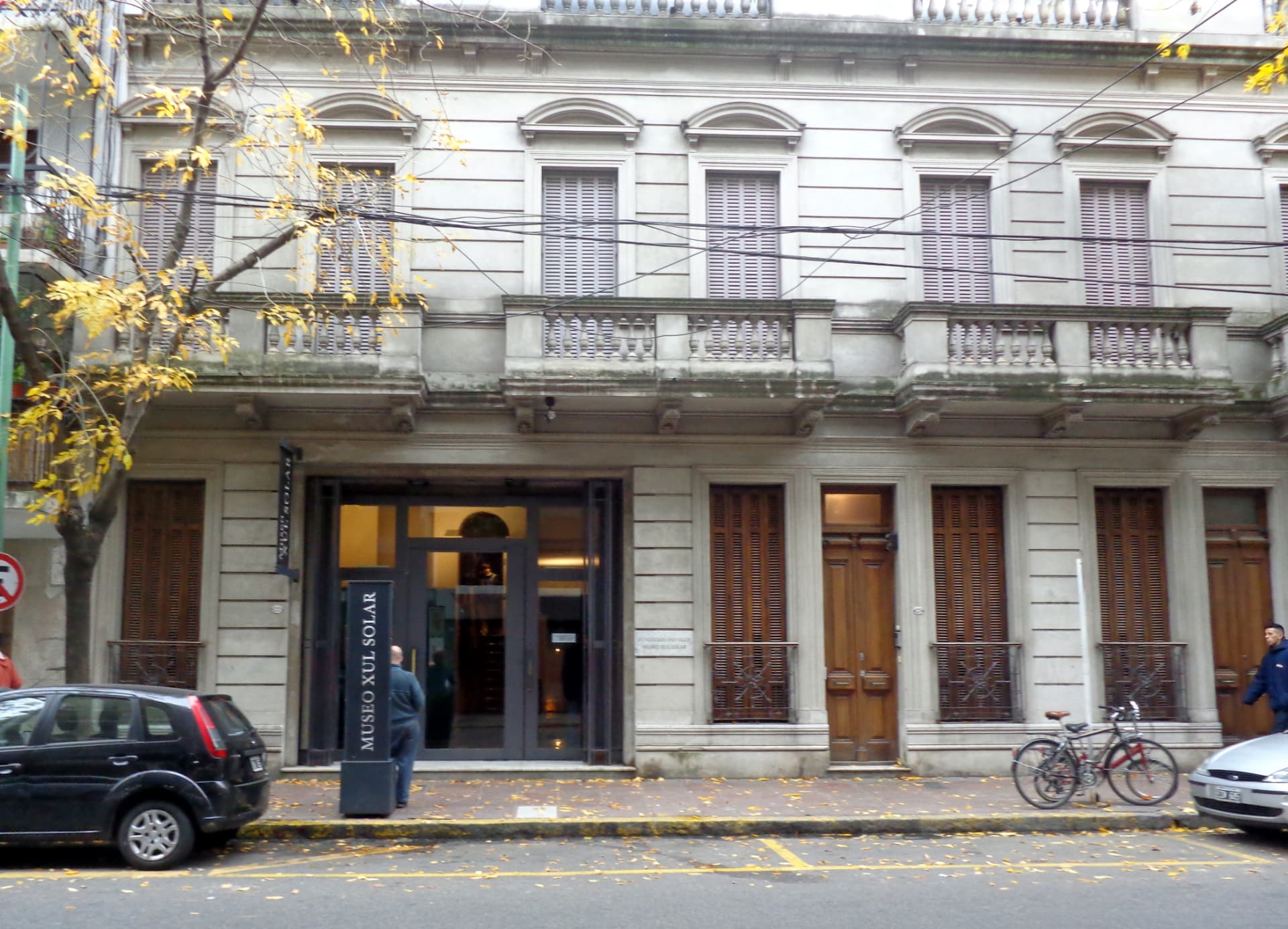 Fachada histórica del Museo Xul Solar sobre la calle Laprida
